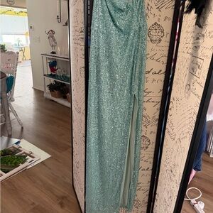Elegant Sequin Evening Gown - Sea Green waist approximately 30”
